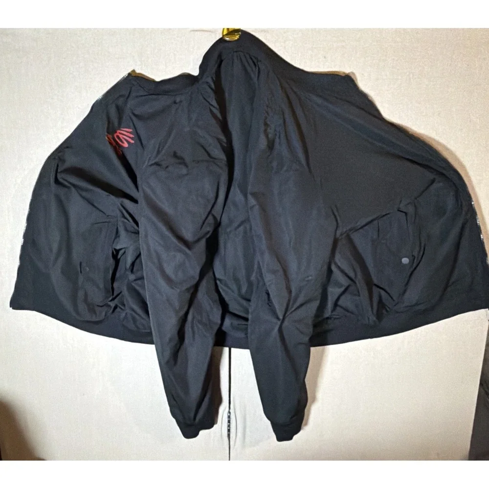 Curry x Bruce Lee Lunar New Year Boucle 'Fire' Bomber Jacket Size XL Rare NWT - Picture 7 of 8